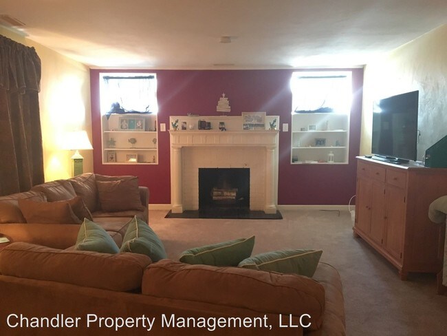 Building Photo - 3 br, 2 bath House - 1915 Colonial Ave #4