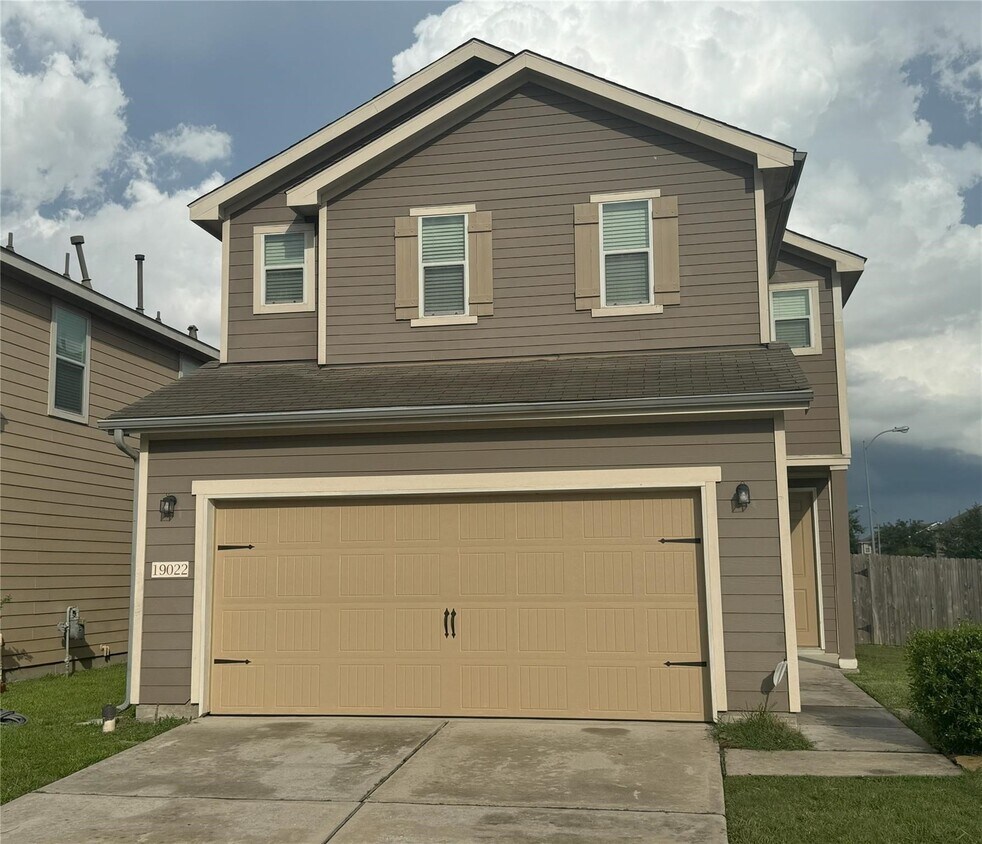 Foto principal - 19022 Bee Line Ct