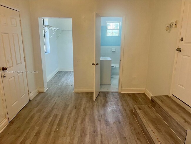 Foto del edificio - 1801 NW 88th St