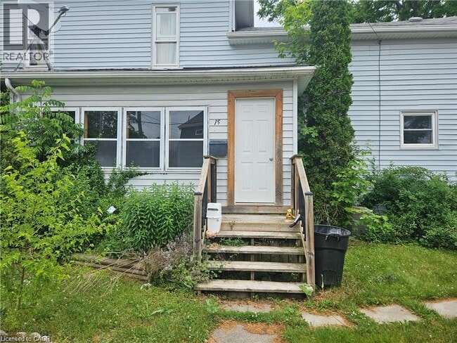 Building Photo - 15 Cedar St