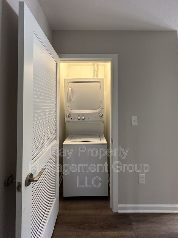 Building Photo - 5508 Belair Rd