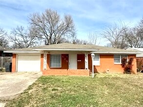 Building Photo - 525 Cottonwood St