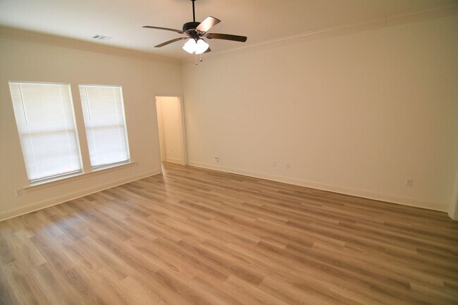 Foto del edificio - Trendy, 3 bedroom, 2 bath home in coveted Kenilworth Crossing Community near LSU