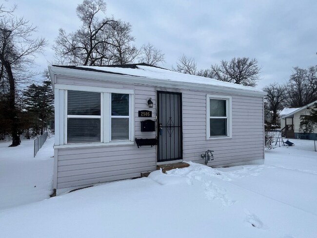 Foto del edificio - 2505 Crescent Ave