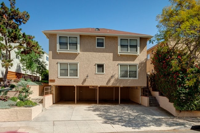 Building Photo - 1222 McClellan Dr