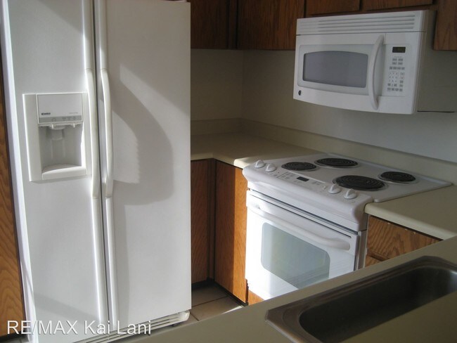 Building Photo - 930 Kaheka St