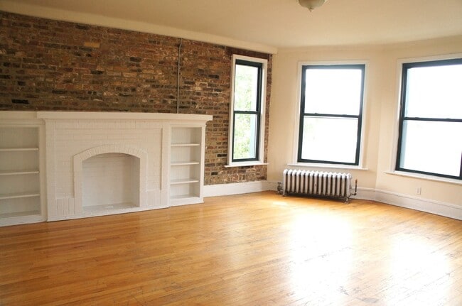 Building Photo - 2331 N Spaulding Ave