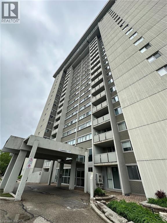Building Photo - 375 King St N