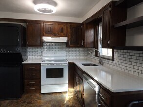 Building Photo - 28 Greenwich St