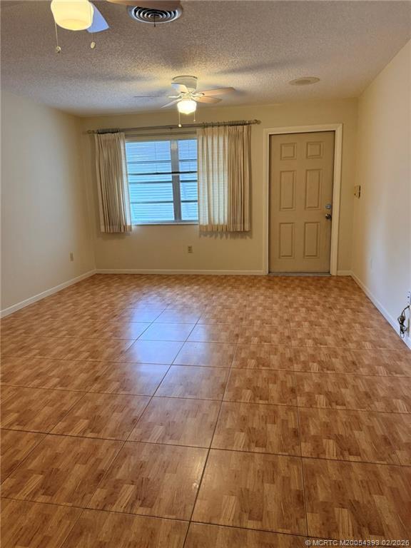 Foto del edificio - 2417 NW Holiday Ct