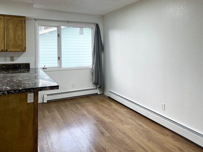 Foto del edificio - 6624 E 6th Ave