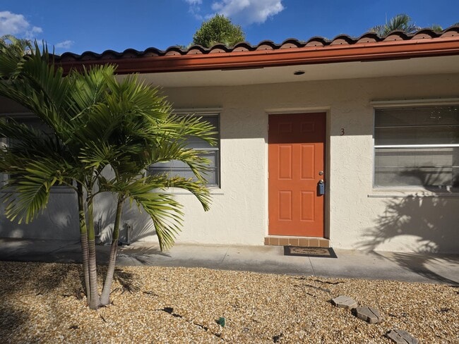 Building Photo - 2326 Monroe St