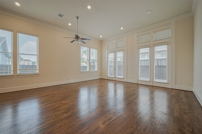 Foto del edificio - 1035 E 28th St