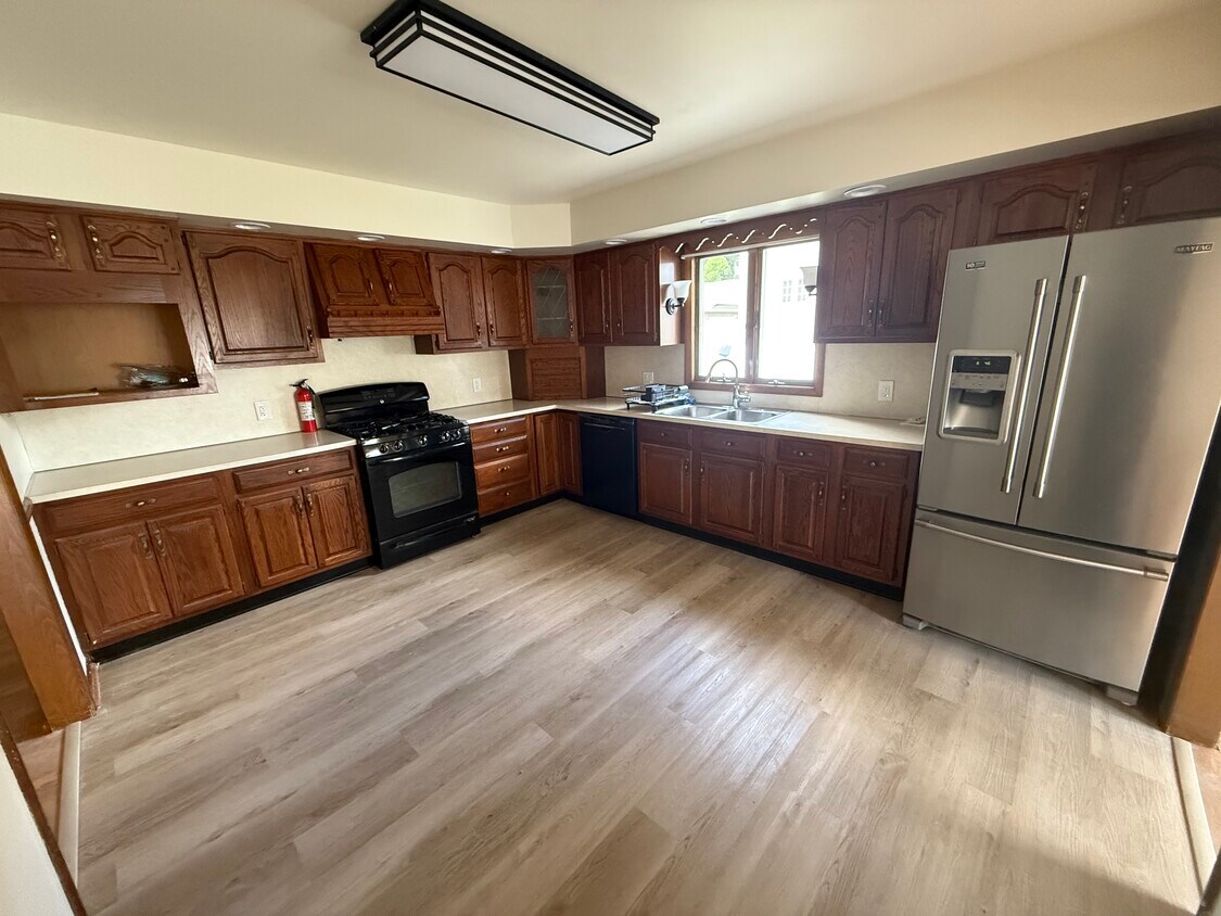 Foto principal - 119 E 11th St