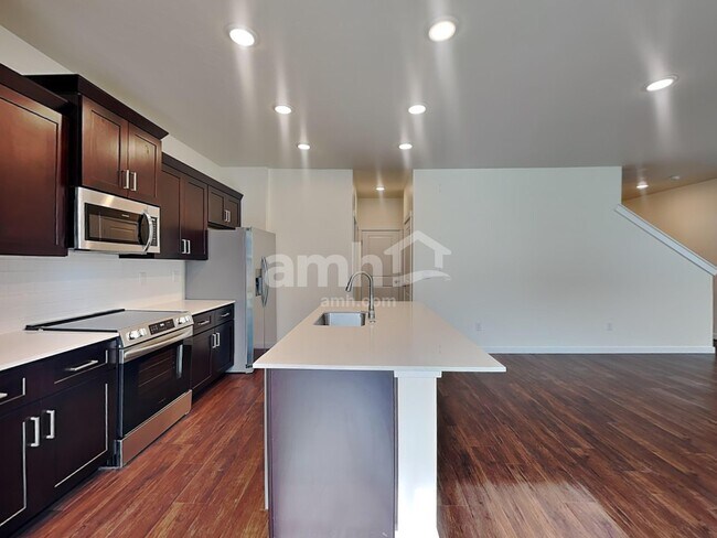 Foto del edificio - 1496 N Garnet Creek Ave