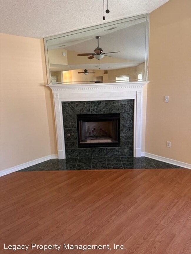 Building Photo - 3 br, 2 bath House - 7404 Woodside Road