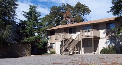 Building Photo - 705 Lyle Ave