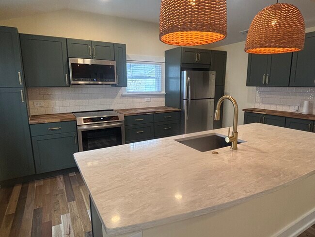 Foto del edificio - 2188 W 31st St