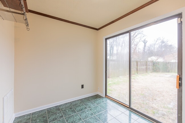 Building Photo - 11 Overlook Ct