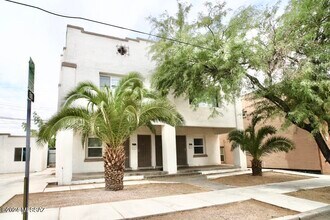 Building Photo - 12 E University Blvd