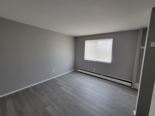 Foto del edificio - 13420 Euclid Ave