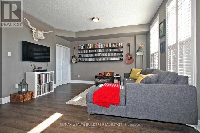 Photo du bâtiment - 3000 Lake Shore Blvd W