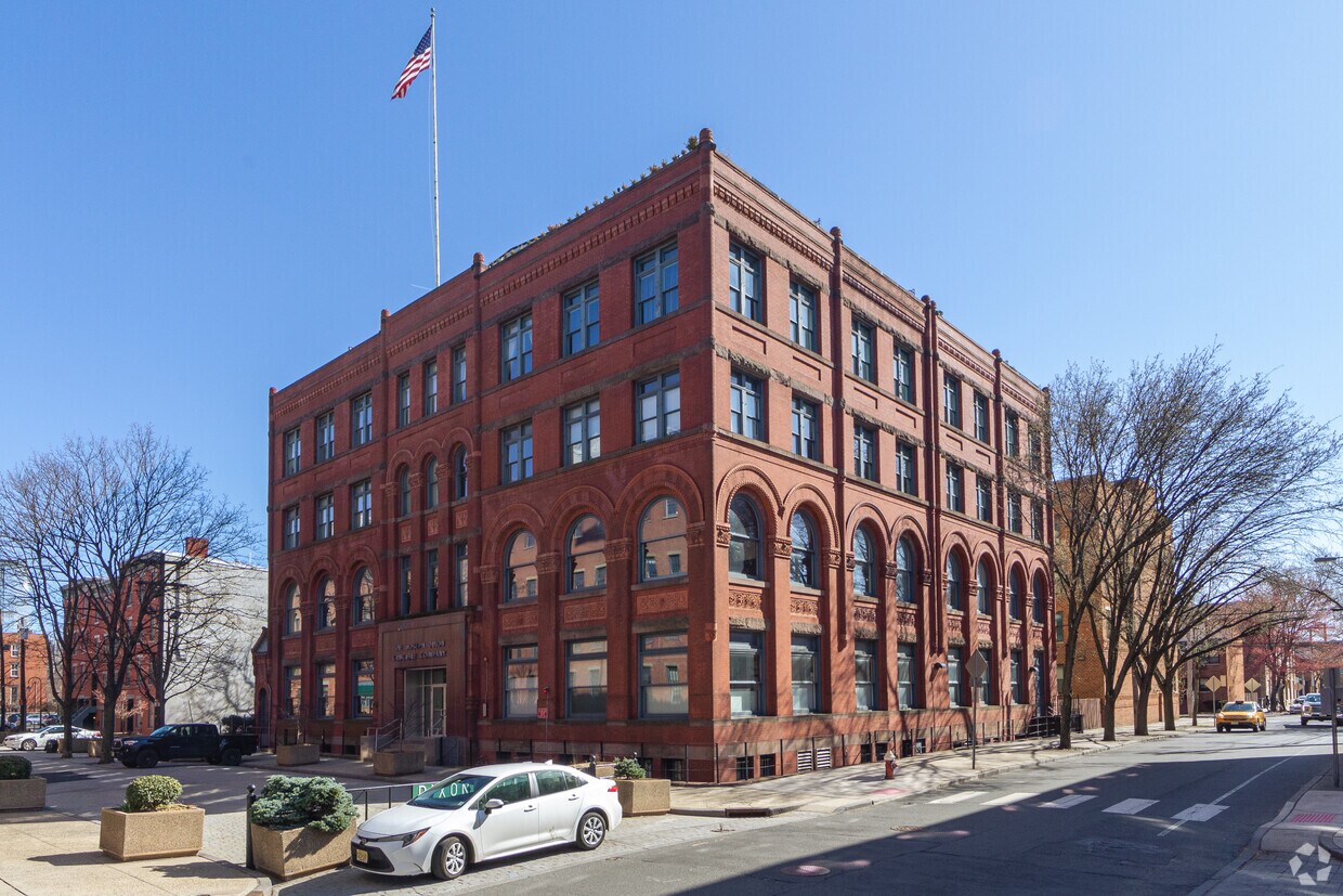 Foto principal - 167 Wayne St