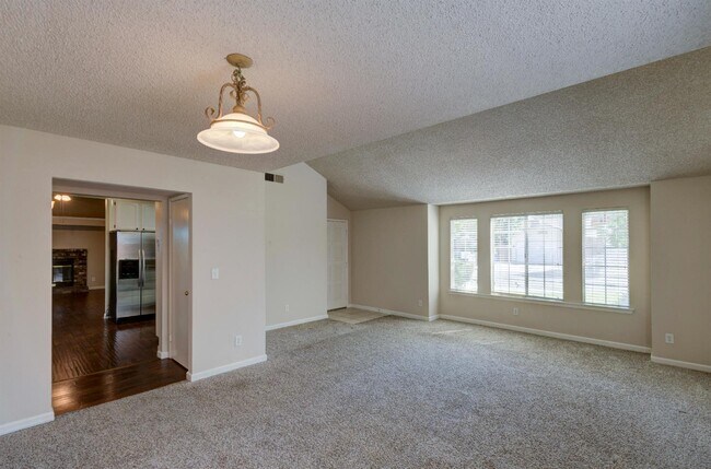 Building Photo - 5236 W Los Altos Ave