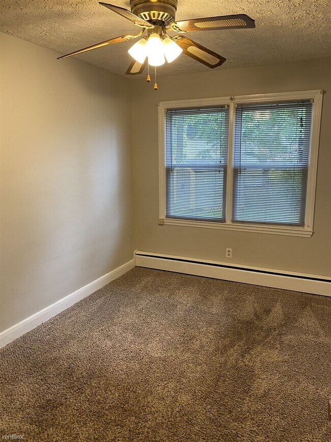 Building Photo - 2 br, 1 bath 4plex - 1000 Linda Lee Drive ...