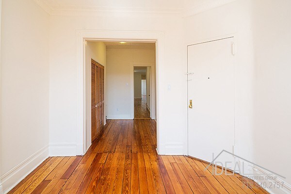 Building Photo - 77 2nd Pl