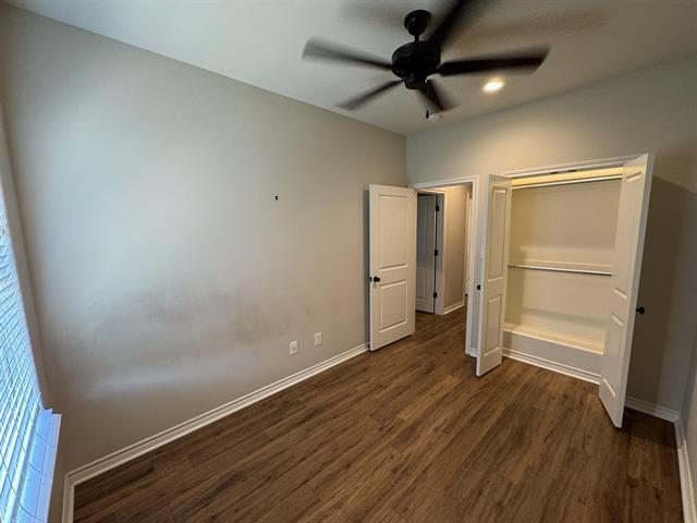 Foto del edificio - 5670 Shadowbend Cir N