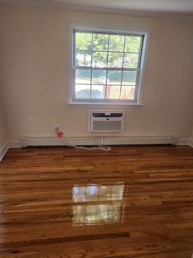 Bedroom - 3 Rm, 1 Bd, 1 Ba, Reno 3 - Hollow Run at Fair Lawn