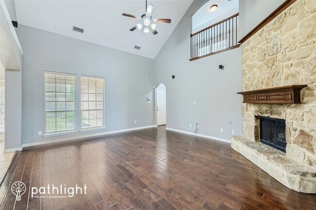 Foto del edificio - 527 Magnolia Lane, Glenn Heights, TX, 75154