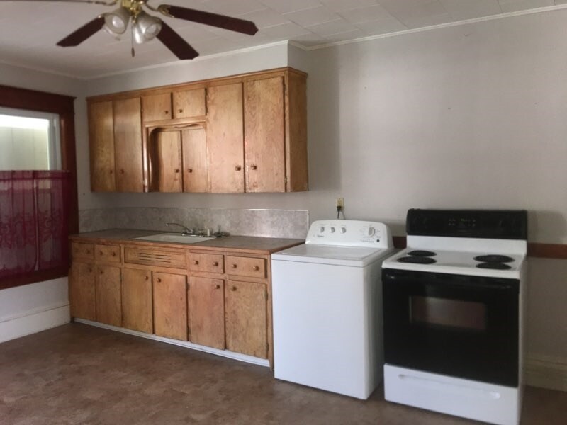 Primary Photo - 441 Willard St