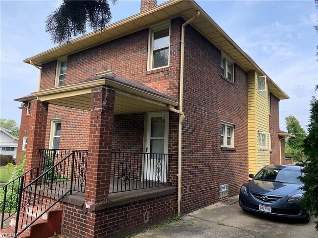 Building Photo - 135 E Philadelphia Ave