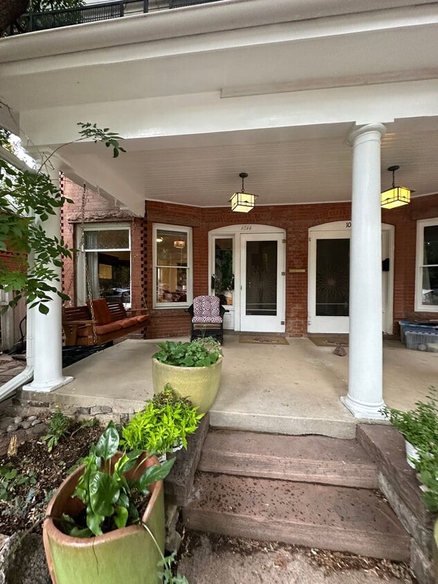 Downtown Living - Downtown Living