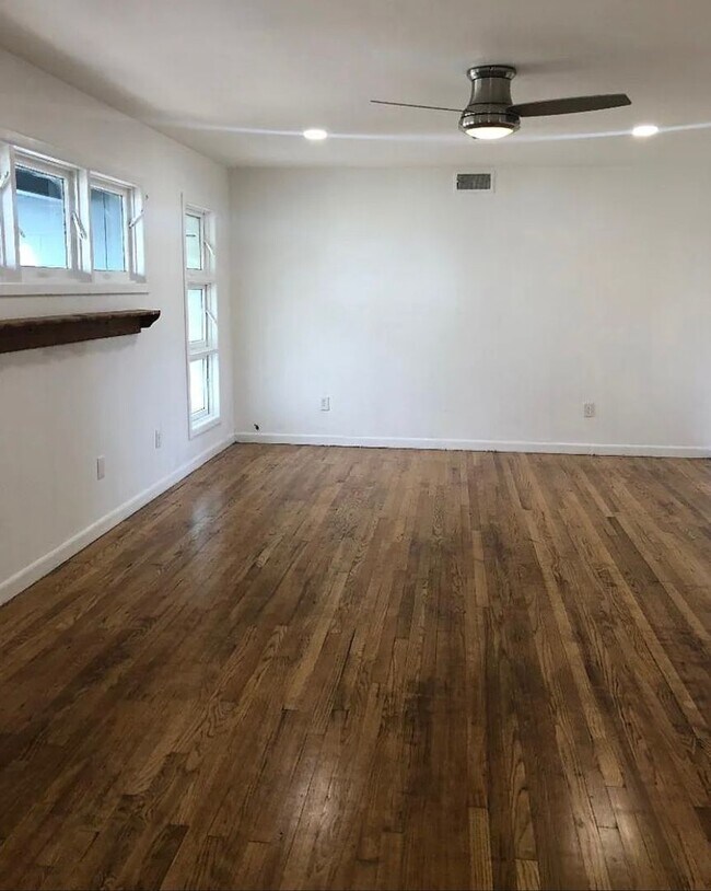 Building Photo - 2516 44th St