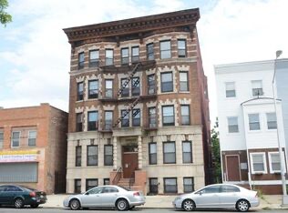 Foto principal - 32 Elizabeth Ave