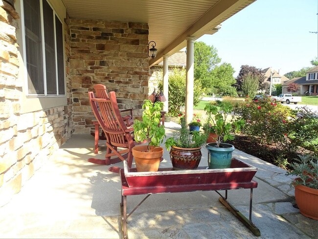 Building Photo - 120 Willow Ridge