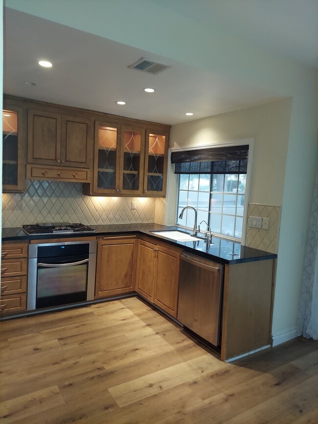 Building Photo - 1176 Amberton Ln