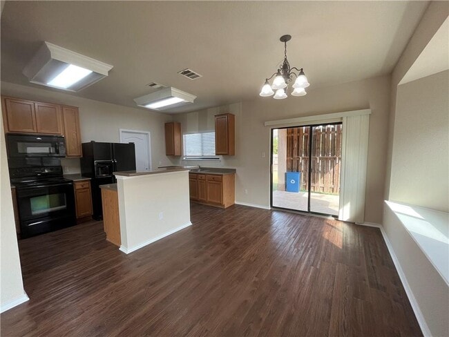 Building Photo - 1709 E Mesa Park Dr