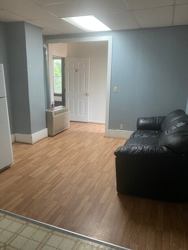 Building Photo - 35. W. University Street