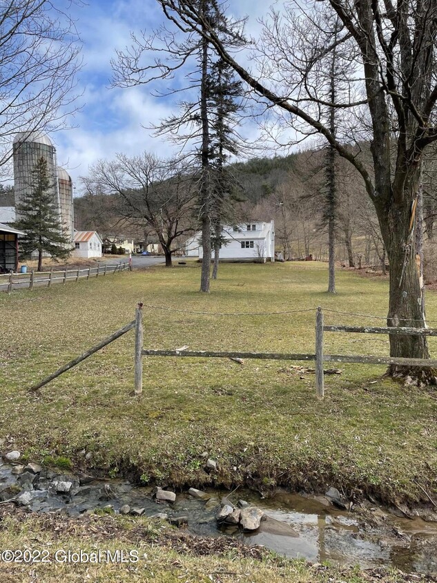 Foto principal - 158 Windy Ridge Rd