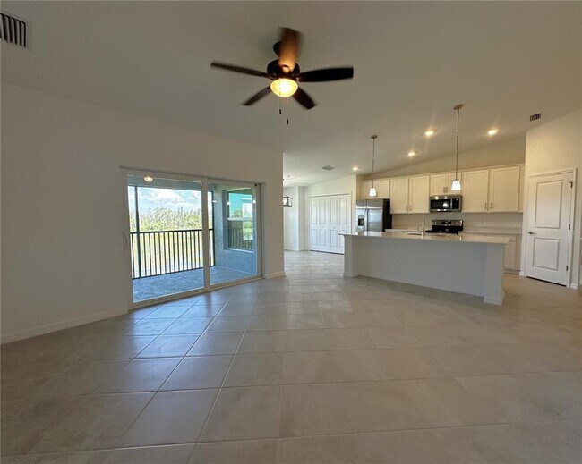 Foto del edificio - 14271 Heritage Landing Blvd