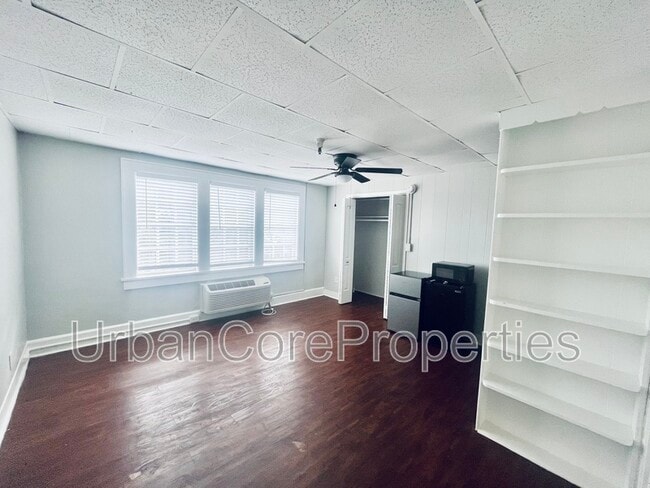 Building Photo - 216 5th Ave N