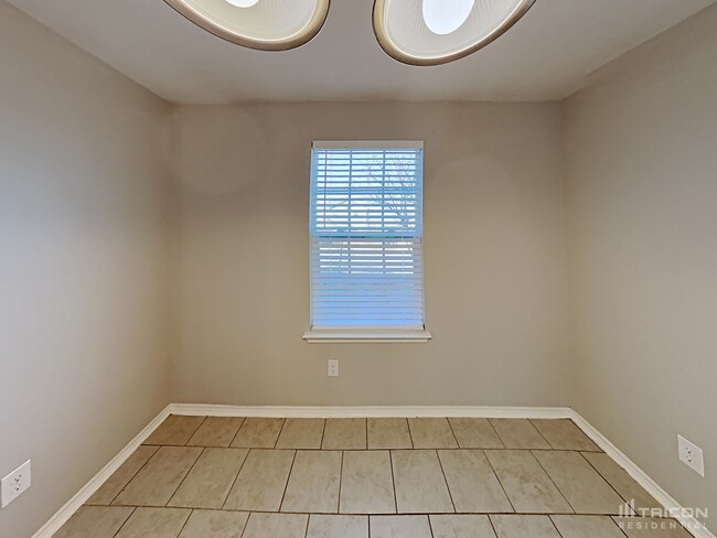 Building Photo - 7135 Aphrodite Mist