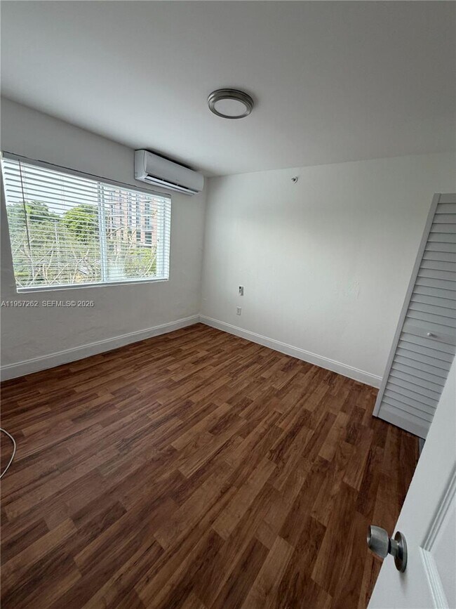 Foto del edificio - 542 NW 8th St