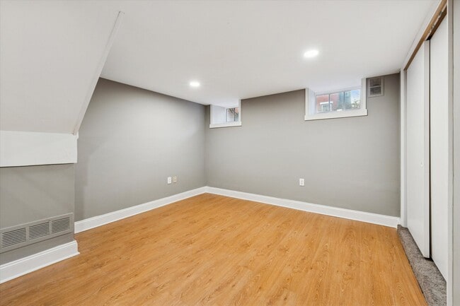 Photo - 2034 Mt Vernon St Apartment