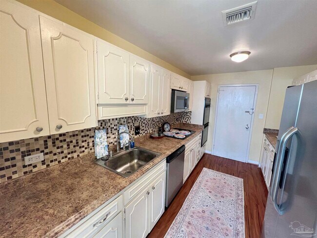 Foto del edificio - 825 Bayshore Dr