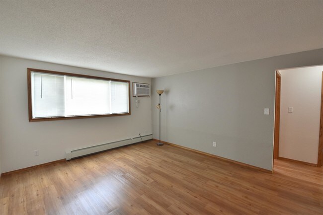 Building Photo - 890 33rd Ave